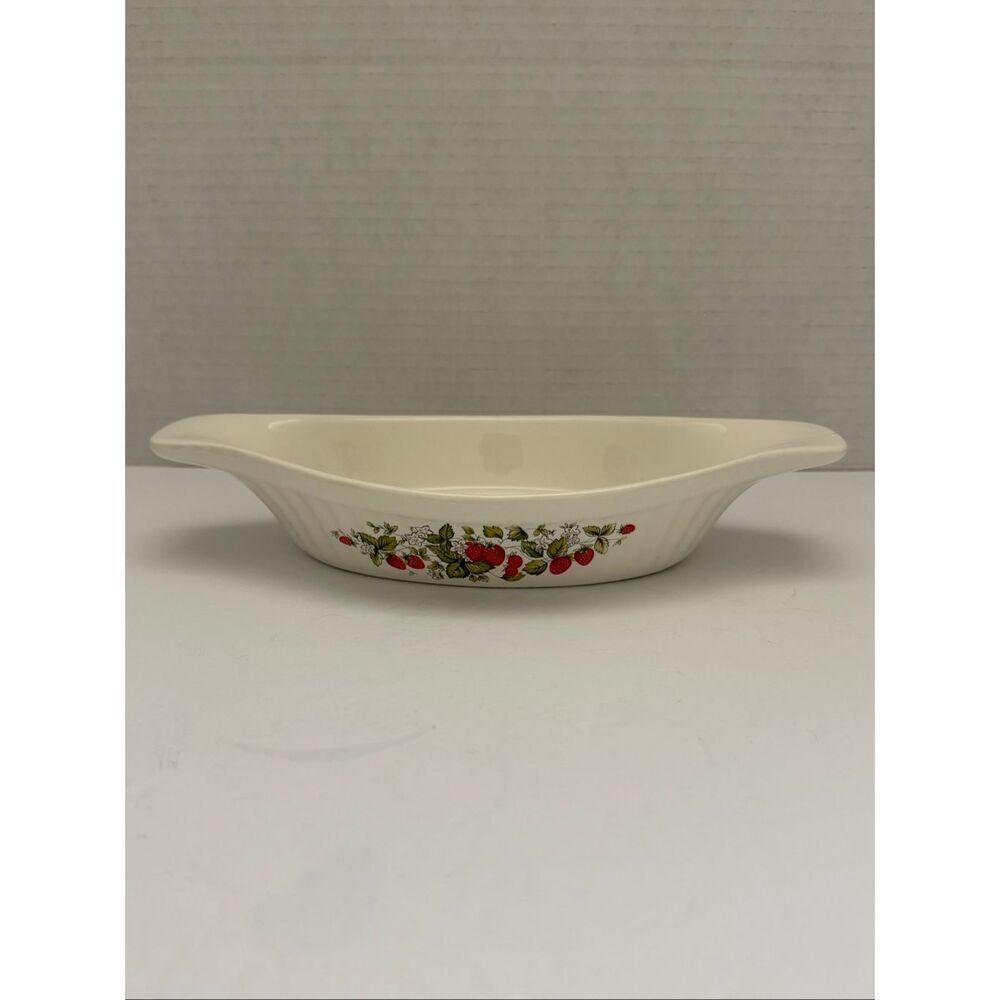 Vintage Strawberry & Floral White Oval Stoneware Au Gratin Baking Dish‎ Retro